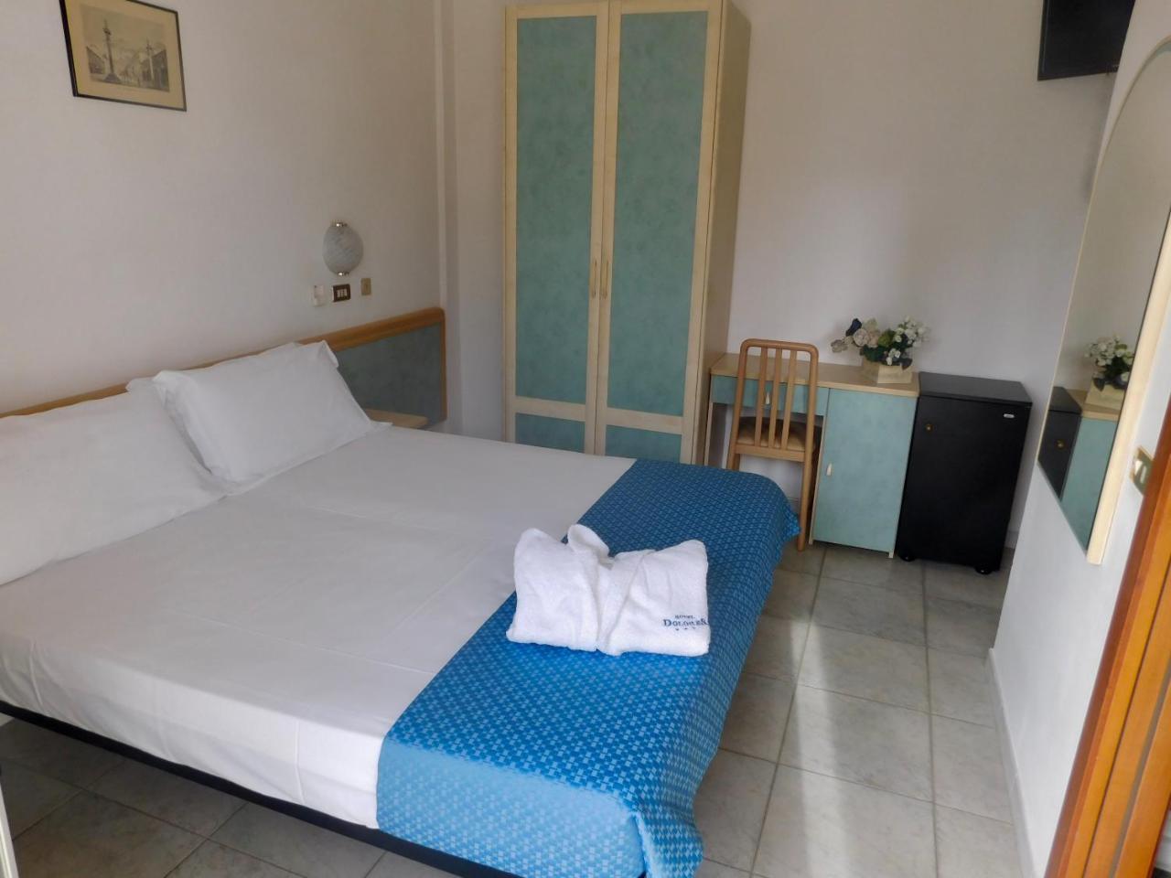 Hotel Dolores Rimini Bagian luar foto