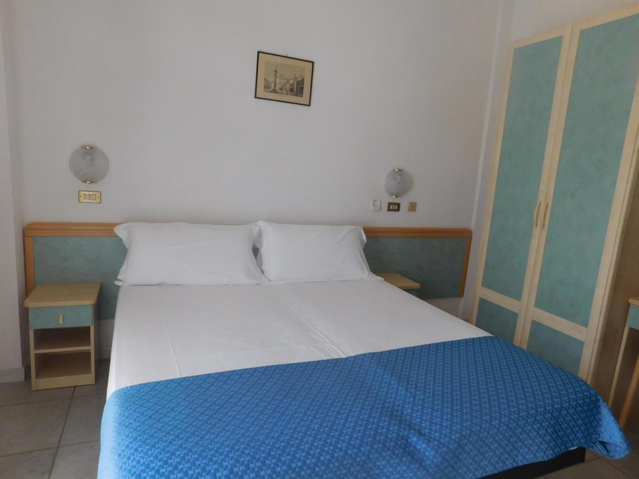 Hotel Dolores Rimini Bagian luar foto