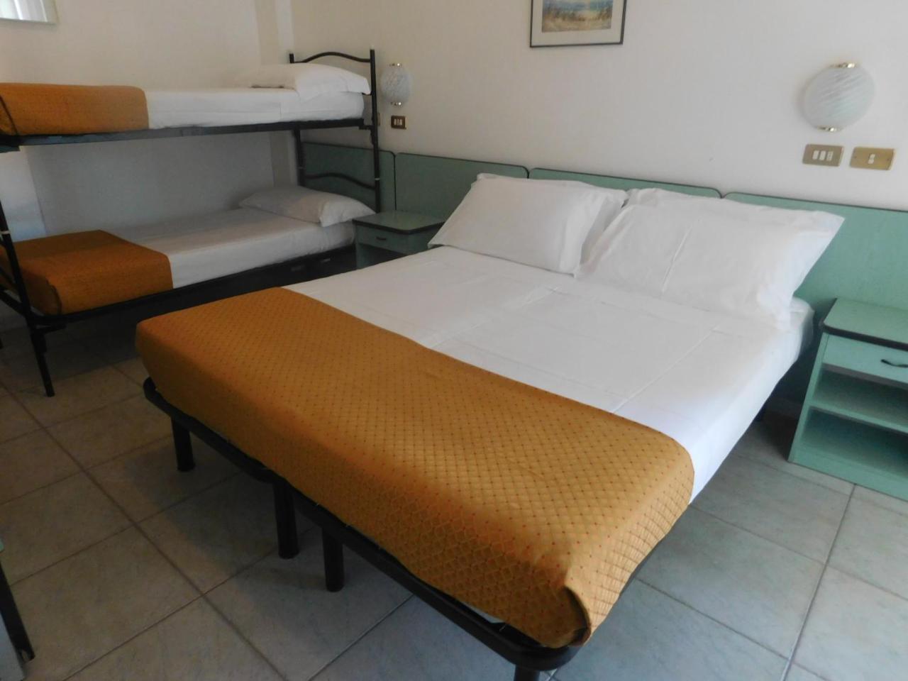 Hotel Dolores Rimini Bagian luar foto