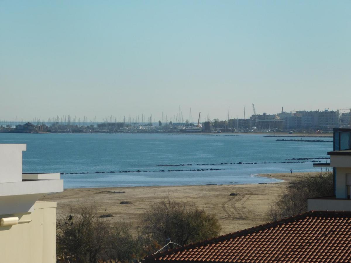 Hotel Dolores Rimini Bagian luar foto